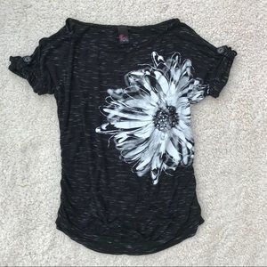 black with white flower shirt | pinc